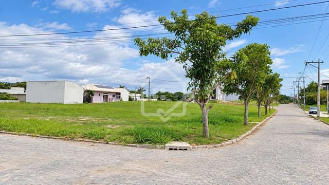 vendo terreno inteiro condominio vivere 